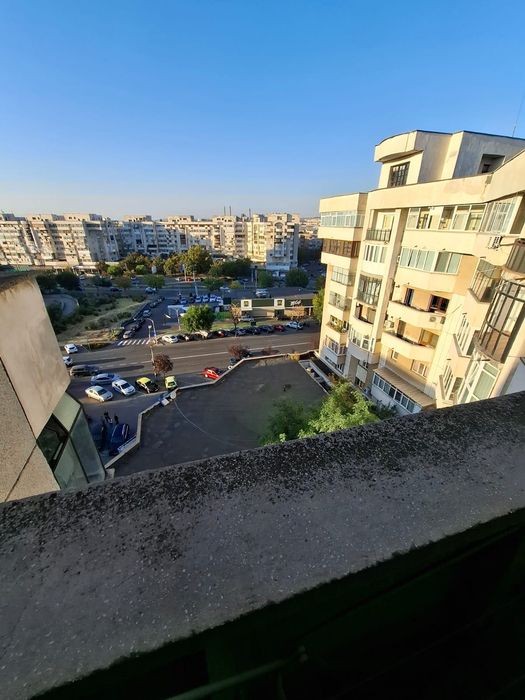 Primesc doi băieți/bărbați în chirie, apartament decomandat 3 camere, 2 băi, balcon, în Craiova, lângă MacDonalds