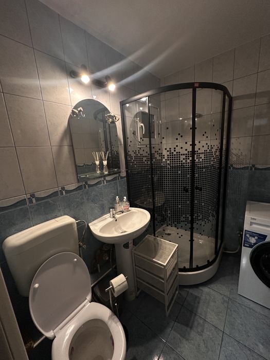 Proprietar închiriez garsonieră Mega Mall
