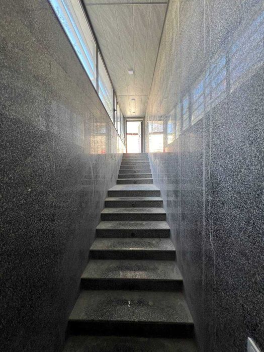 Продам и сдам коммерческое  помещения 125 кв.м.