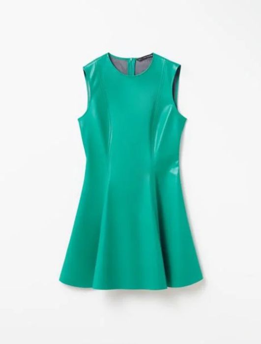 Зелена рокля от еко кожа на марката Sfera