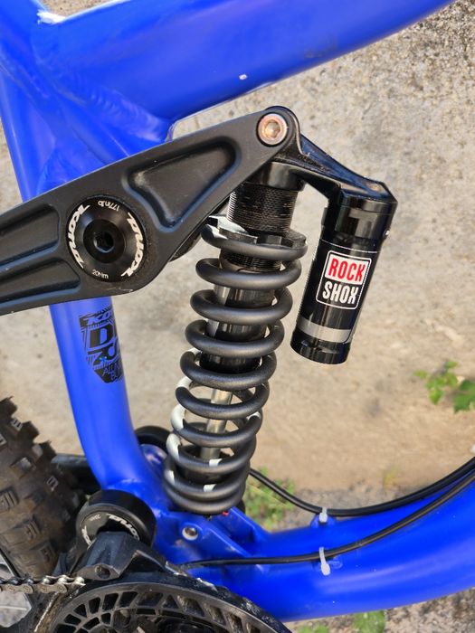 Kona Park Operator Downhill bike Rockshox Domain, Rockshox Vivid Rc2 4-бутални спирачки Sram Code 1x10 XT Отлично състояние