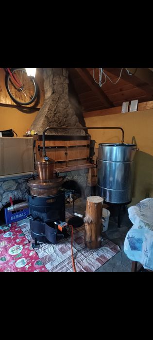 Vând cazan tuica 60 litri cupru