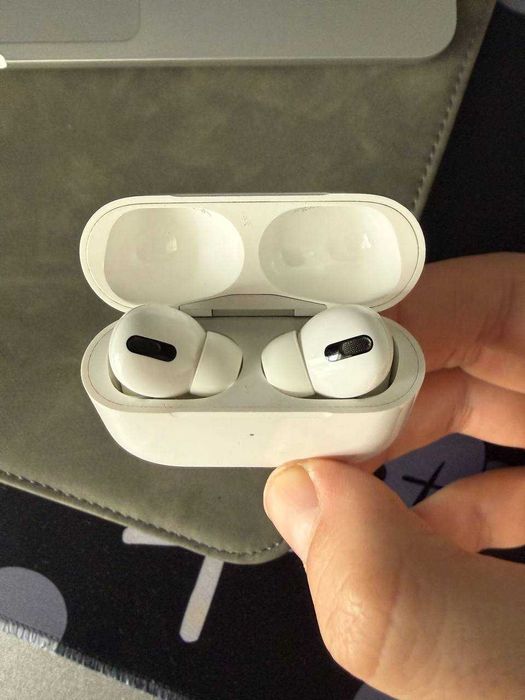 AirPods pro (Gen 1)