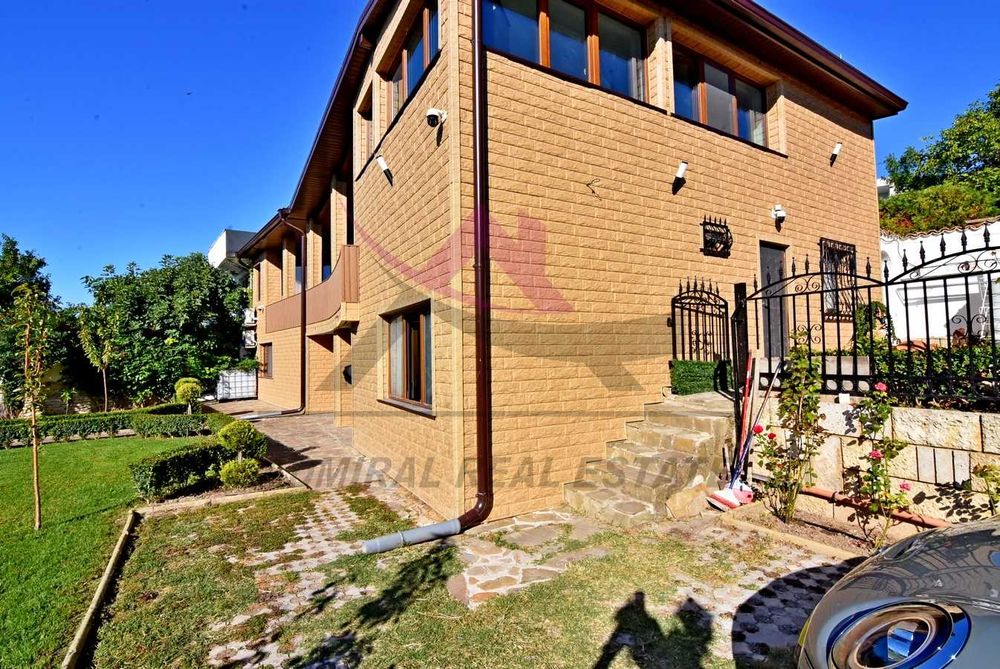 Продава се Къща в Балчик - 344 кв.м за 1439 €/кв.м - Снимка #1