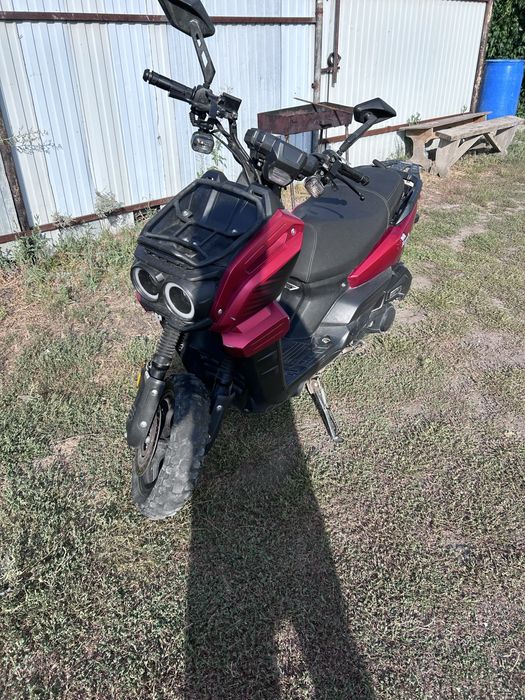 Продам скутер TANK 165 куб