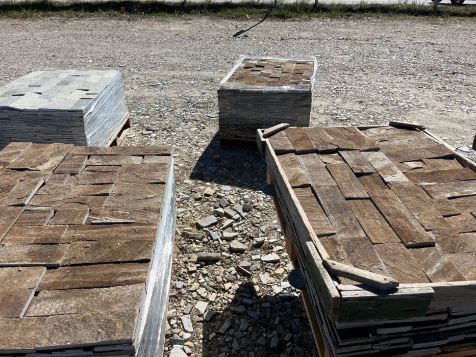 Кафяв оформен гнайс естествен камък меча кожа