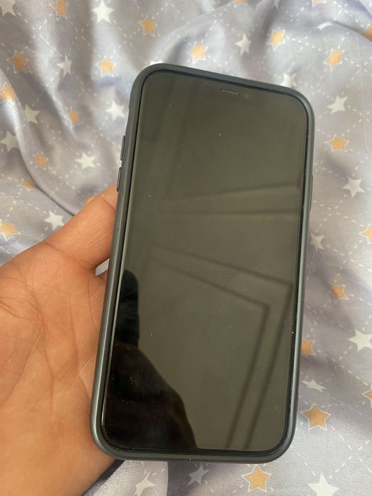iPhone Xr с гарантий .