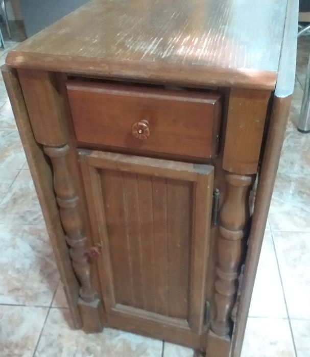 Masă extensibilă de 8-12 persoane