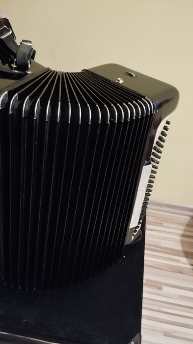 Италиански акордеон 120 баса