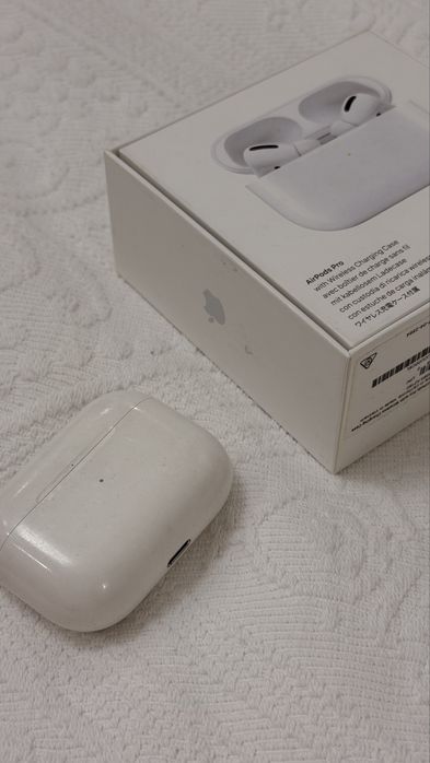 Продам наушники Airpods