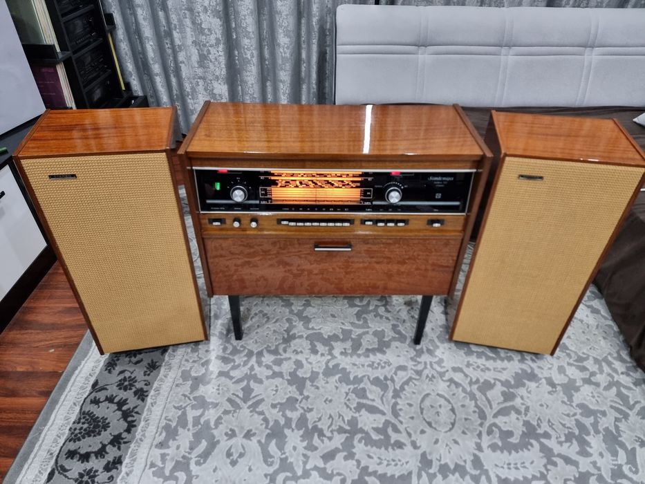 Ламповая Радиола Симфония 003 в подарок 20 пластинок