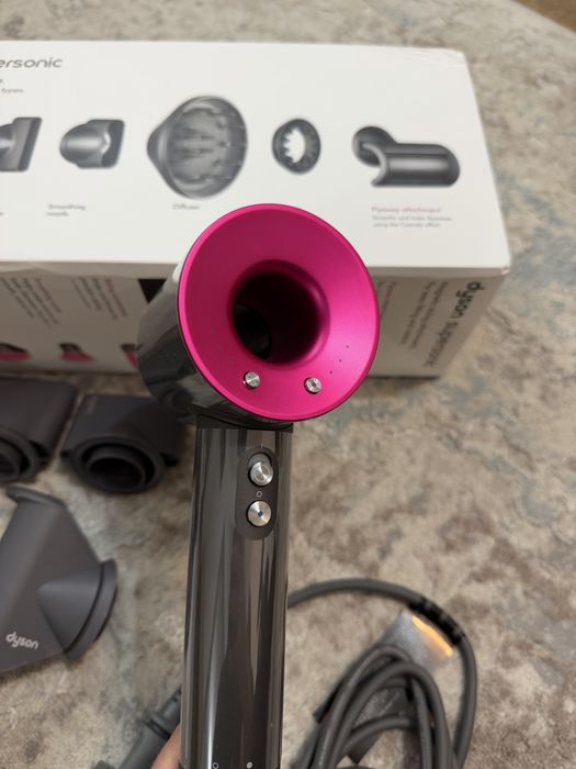 Uscator de par Dyson HD08