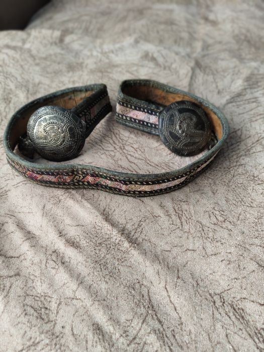 Сребърни пафти .