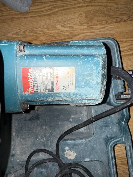 Ciocan demolator Makita