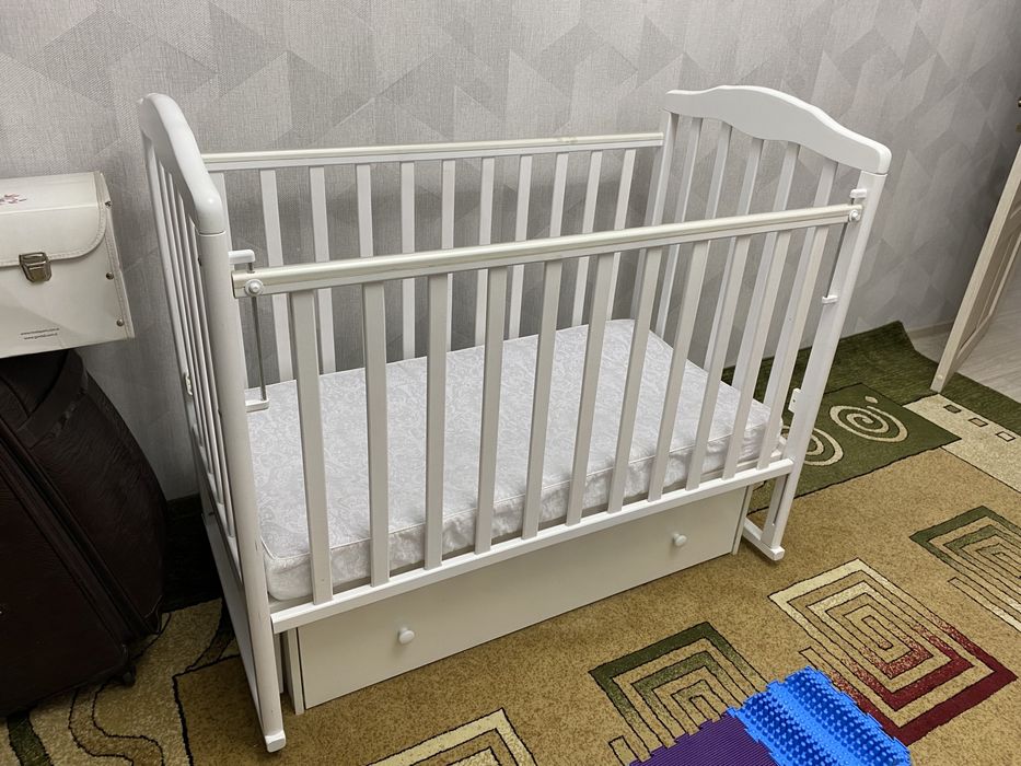 Продам детскую кроватку