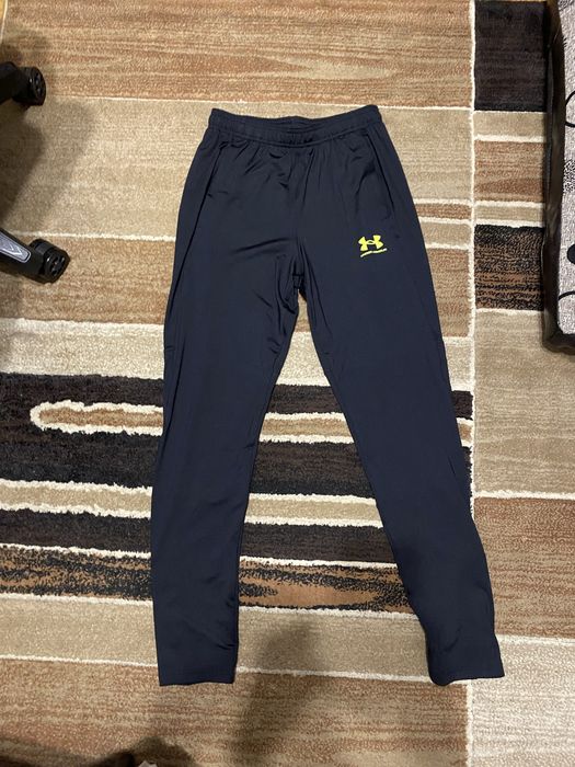 Pantalonu Under Armour