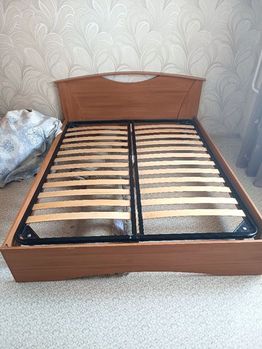 Продам кровать 25 тыс.