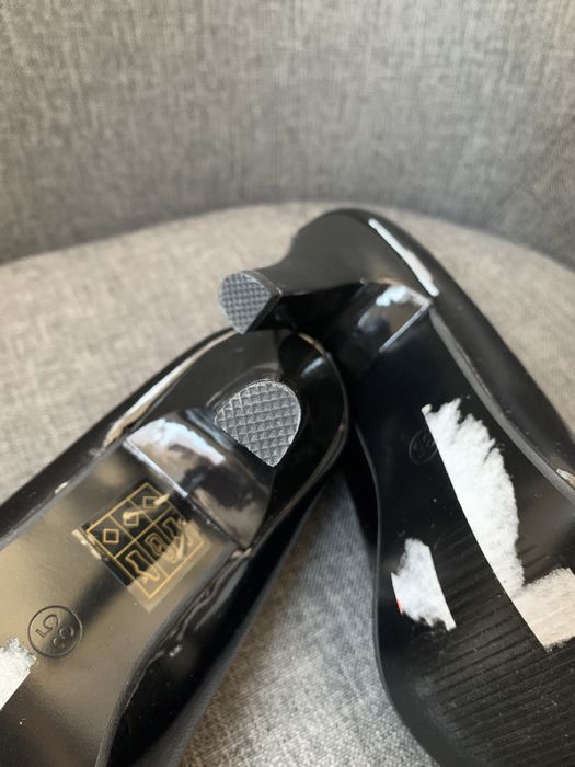 Pantofi de lac, NOI, marimea 35