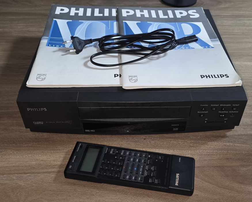Videorecorder/ VCR Philips VR 332/02 defect