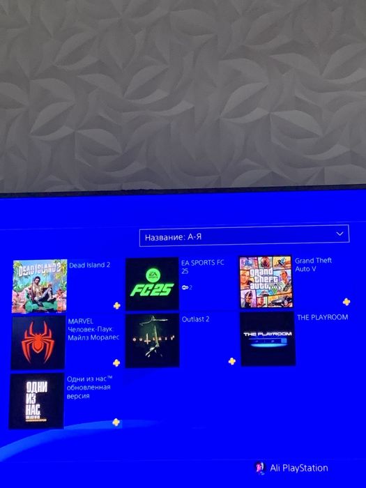 Продам PlayStation 4