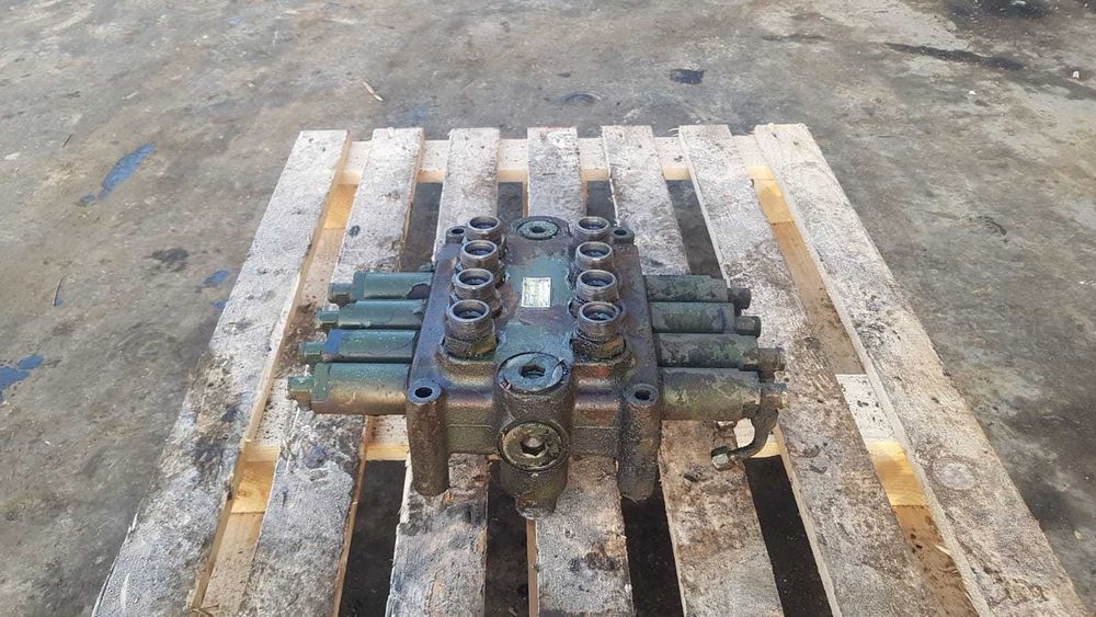 Distribuitor Hidraulic Husco pentru Telescopic Manitou