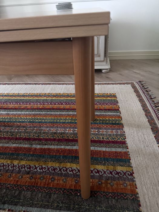 Стол обеденный в кухню