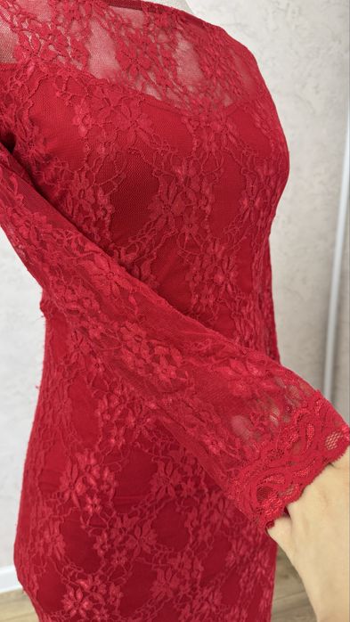 Вечернее красное платье