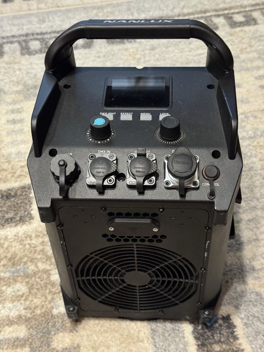 NANLUX Evoke 1200 Spot Light incompleta