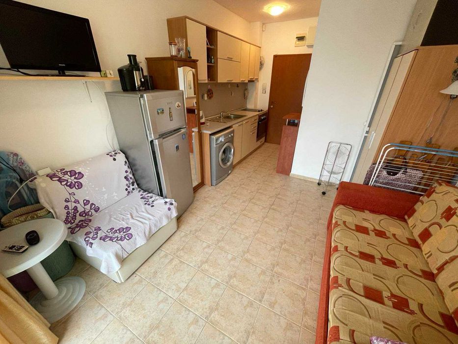 Продава се Едностаен апартамент в Поморие - 50 кв.м за 3800 €/кв.м - Снимка #2