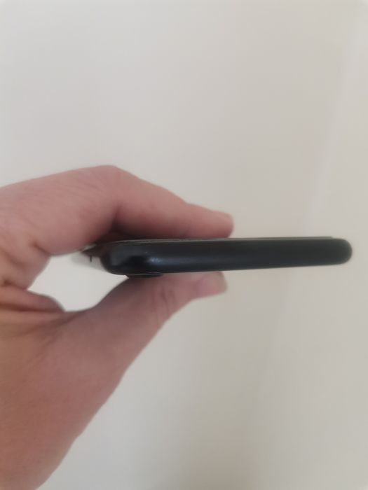 Iphone SE черен 64GB