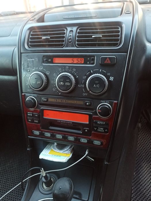 Toyota altezza 2002 г.