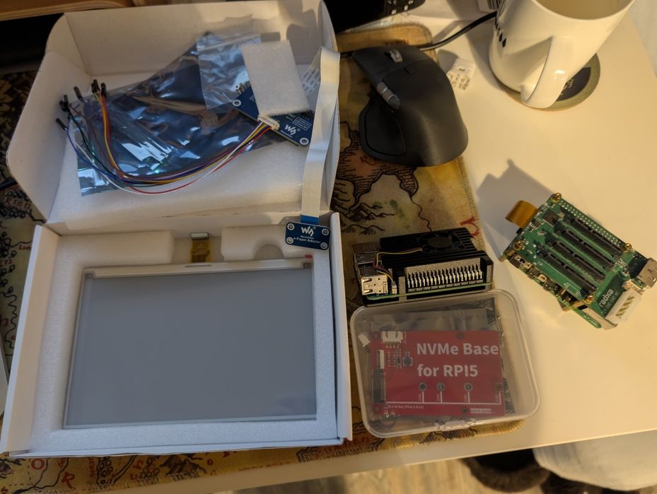 Продавам 2х raspberry pi 5 4GB модела, и много аксесоари
