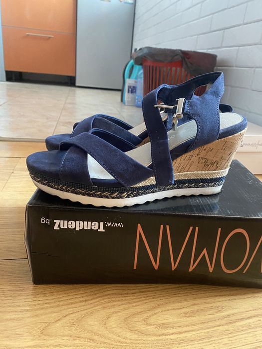 Тъмносини сандали Tendenz