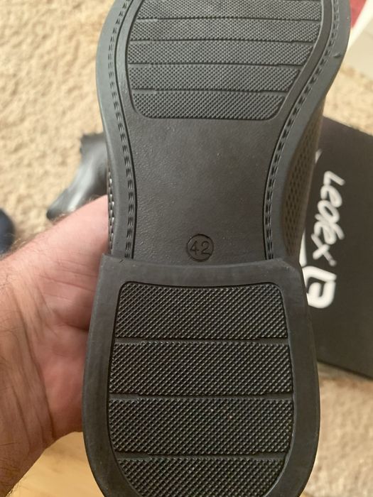 Vând panntofi barbati marimea 42