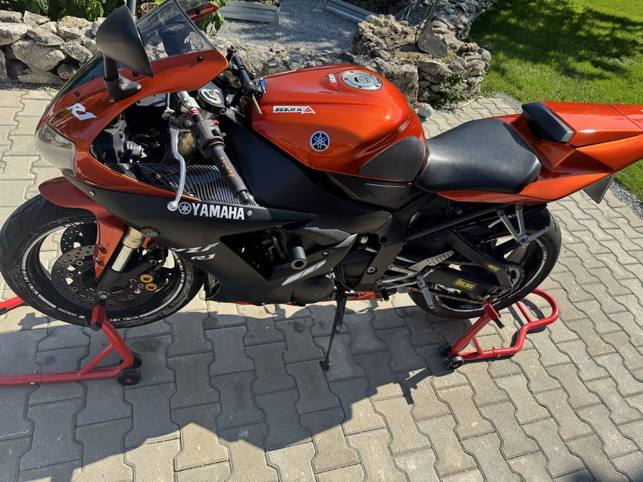 Yamaha YZF-R1  Rn09