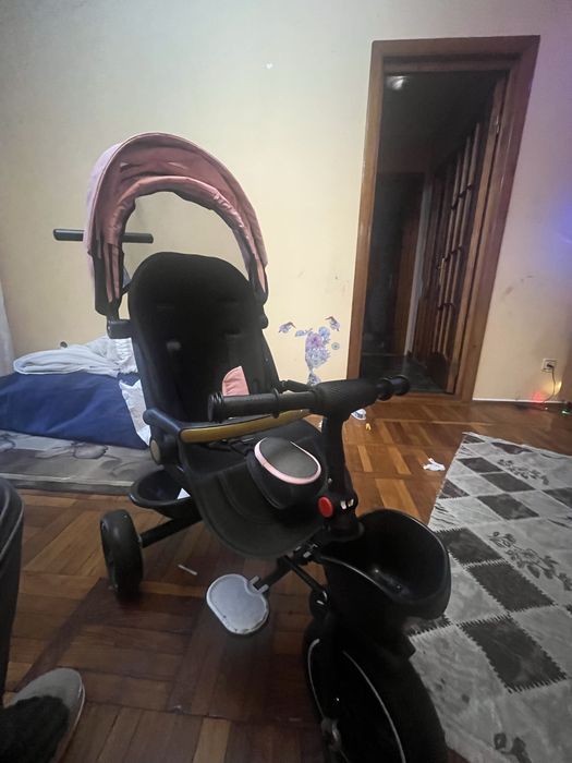 Vand trotreta de copii e de fete