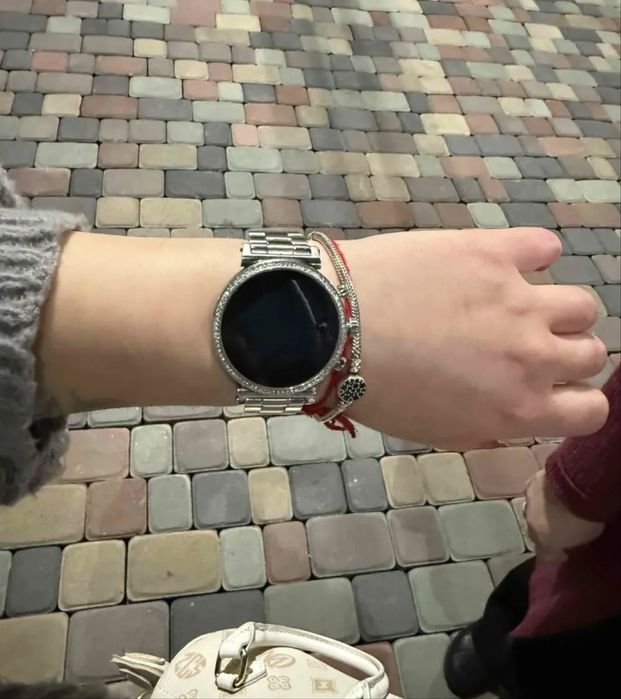 Продам в хорошем состоянии Michael Kors Access Sofie Smartwatch