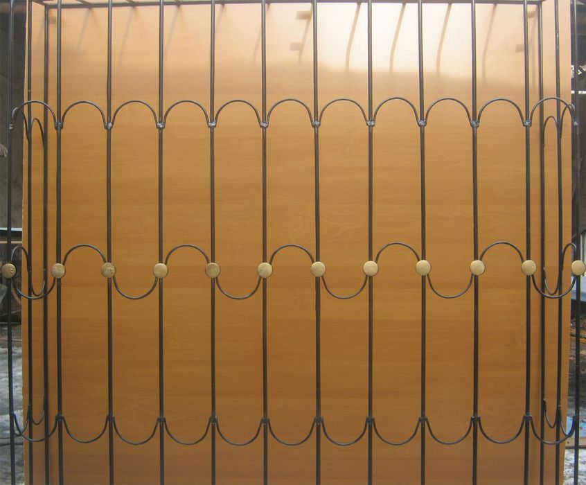 Изготавливаем и устанавливаем решётки на окна , ограждения и навесы