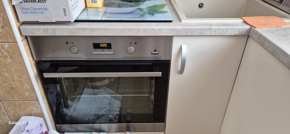 Vand mobila BUCATARIE si Electrocasnice