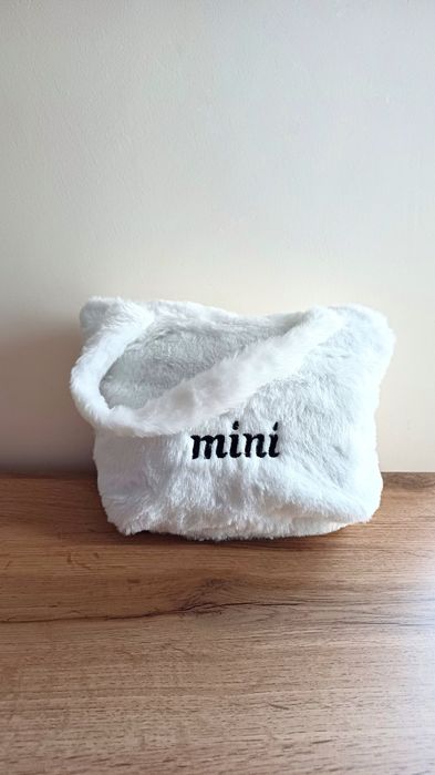 ЧИСТО НОВО - Дамски чанти