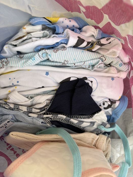 Отдам бесплатно детские вещи