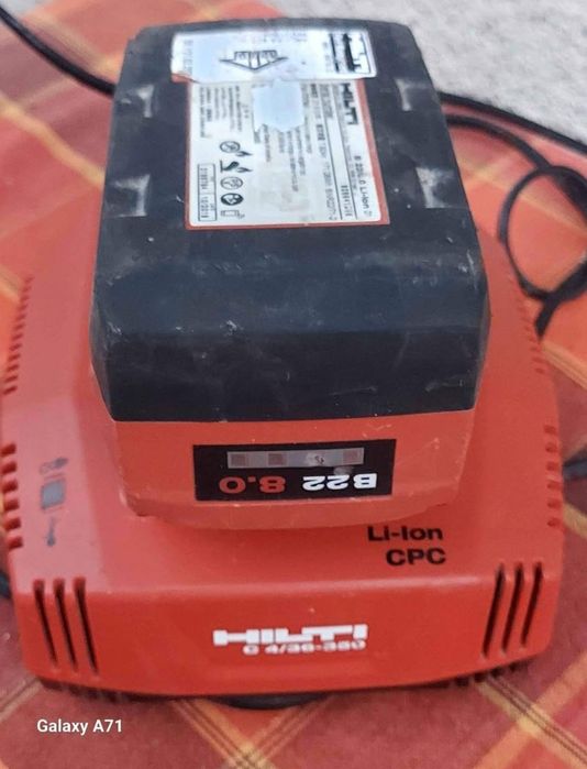 Baterie si incarcator HILTI