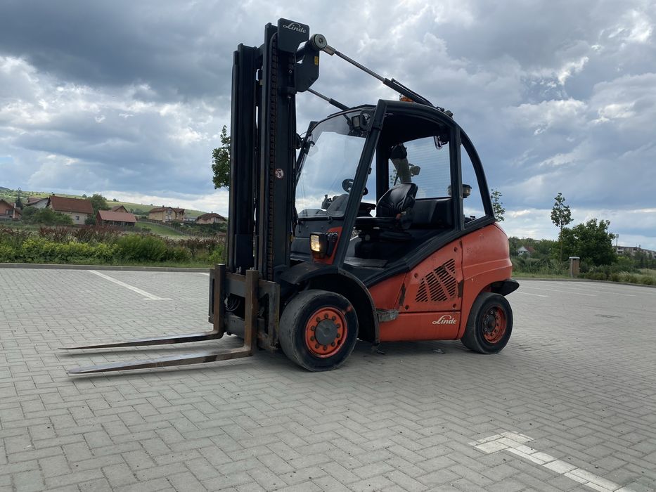 De inchiriat stivuitoare