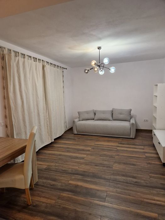 Închiriez apartament 3 camere