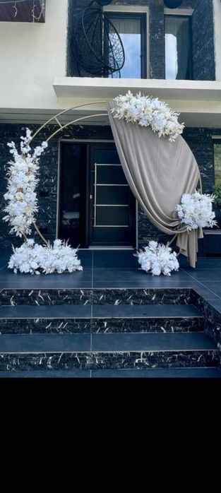 Aranjamente florale și buchete cununie.