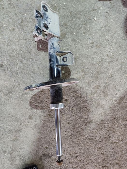 Амортизаторы  перед Murano z52