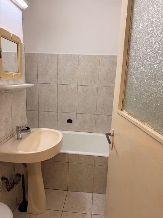 Închiriez garsonieră zona Selgros, INFOEL, Liceul cu Program Sportiv.