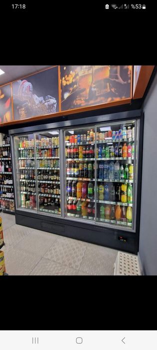 Крайстенна хладилна витрина с вграден хладилен агрегат 260х76х216 см