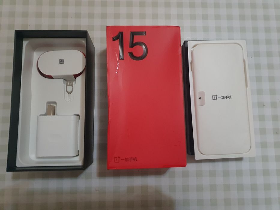 Продам новый смартфон Oneplus 15