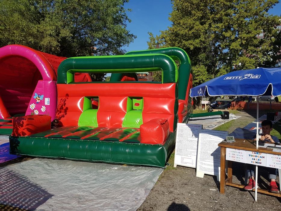 Tobogan-Saltea gonflabila cu obstacole